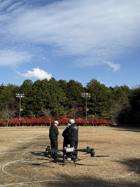 修了審査:
最終日の修了審査では、受講生お二人とも無事に合格されました。これにより、大型機体の運用に必要なスキルと知識を正式に認定されました。 修了審査:
最終日の修了審査では、受講生お二人とも無事に合格されました。これにより、大型機体の運用に必要なスキルと知識を正式に認定されました。